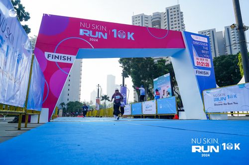 Race photo from Nu Skin Run 10K