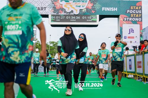 Race photo from Arutmin Borneo Run 2024