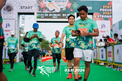Race photo from Arutmin Borneo Run 2024