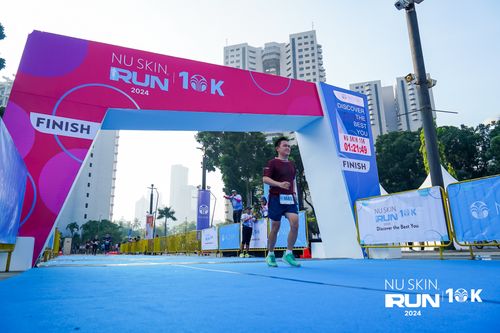 Race photo from Nu Skin Run 10K
