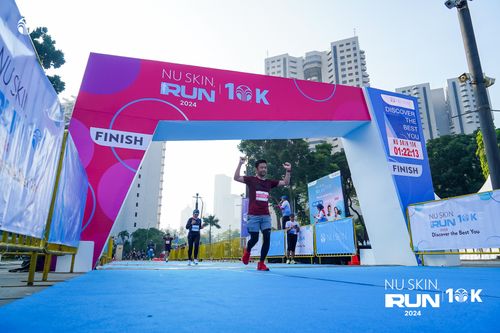 Race photo from Nu Skin Run 10K