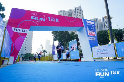 Race photo from Nu Skin Run 10K