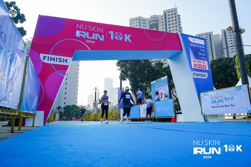 Race photo from Nu Skin Run 10K