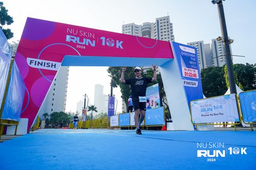 Race photo from Nu Skin Run 10K