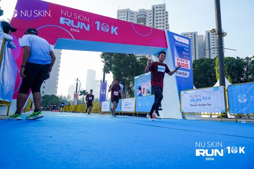 Race photo from Nu Skin Run 10K