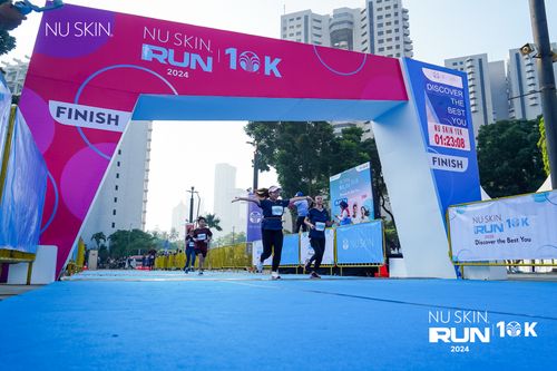 Race photo from Nu Skin Run 10K
