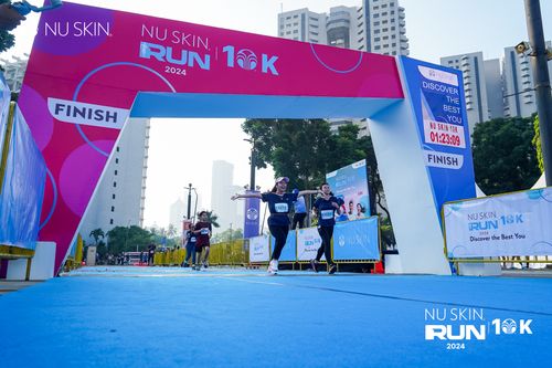 Race photo from Nu Skin Run 10K