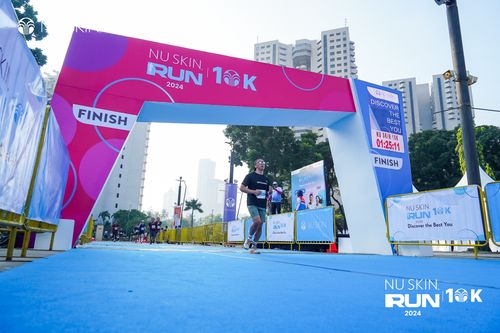 Race photo from Nu Skin Run 10K