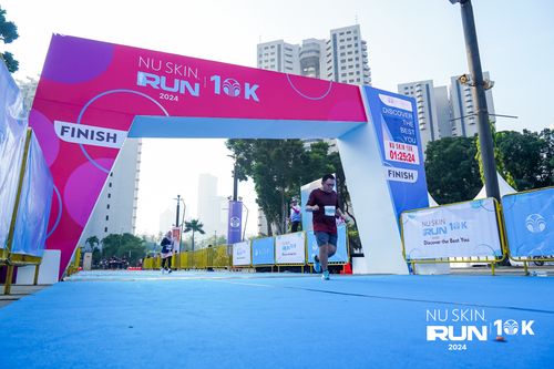 Race photo from Nu Skin Run 10K