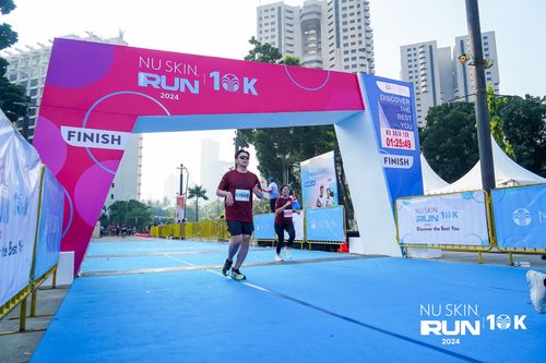 Race photo from Nu Skin Run 10K