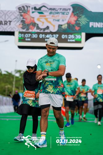 Race photo from Arutmin Borneo Run 2024
