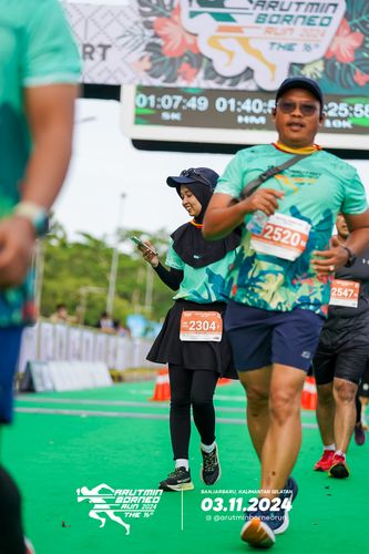 Race photo from Arutmin Borneo Run 2024