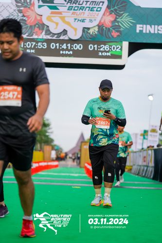 Race photo from Arutmin Borneo Run 2024
