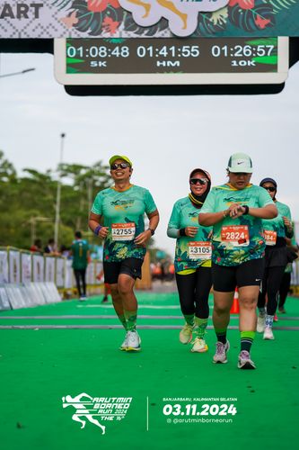 Race photo from Arutmin Borneo Run 2024