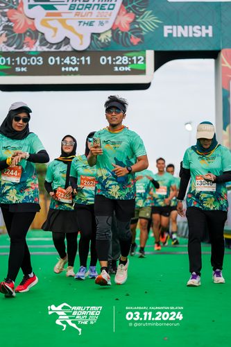 Race photo from Arutmin Borneo Run 2024