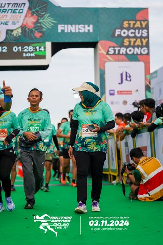 Race photo from Arutmin Borneo Run 2024