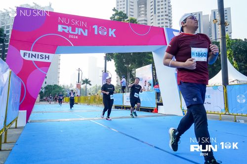 Race photo from Nu Skin Run 10K