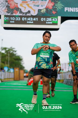 Race photo from Arutmin Borneo Run 2024