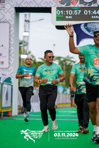 Race photo from Arutmin Borneo Run 2024