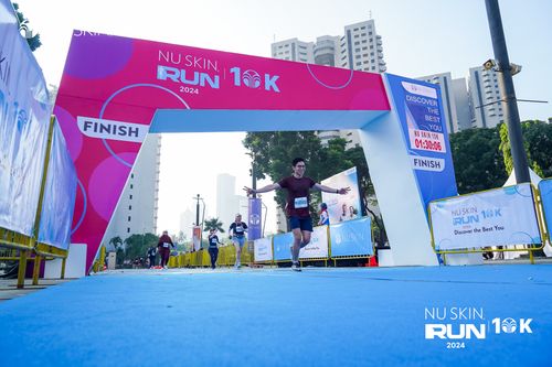 Race photo from Nu Skin Run 10K