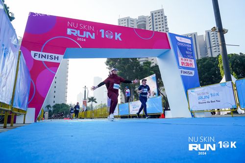 Race photo from Nu Skin Run 10K