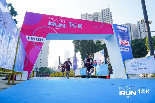 Race photo from Nu Skin Run 10K