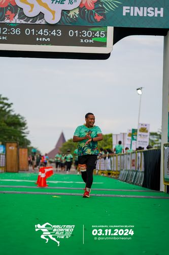 Race photo from Arutmin Borneo Run 2024