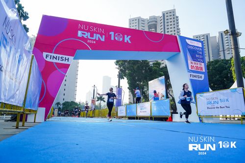 Race photo from Nu Skin Run 10K