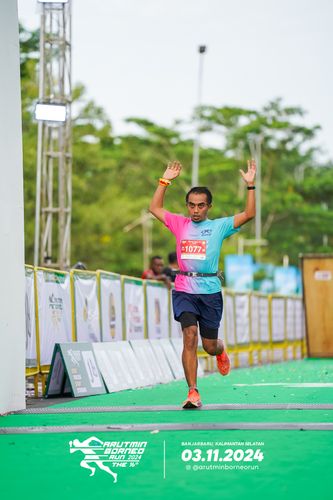 Race photo from Arutmin Borneo Run 2024