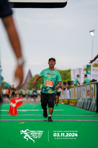 Race photo from Arutmin Borneo Run 2024