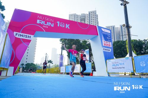 Race photo from Nu Skin Run 10K