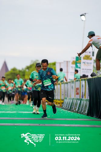 Race photo from Arutmin Borneo Run 2024