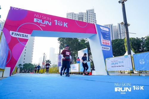 Race photo from Nu Skin Run 10K