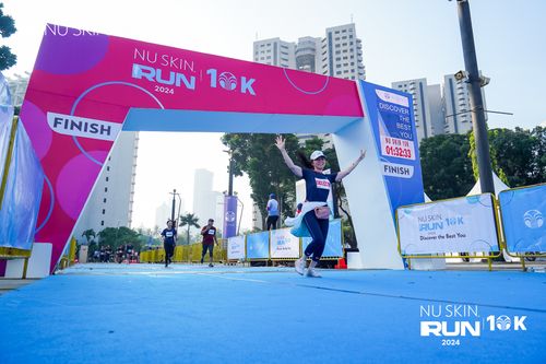 Race photo from Nu Skin Run 10K