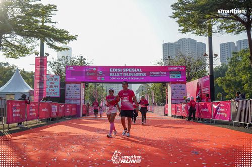 Race photo from Smartfren Run 2025 