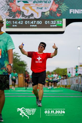 Race photo from Arutmin Borneo Run 2024