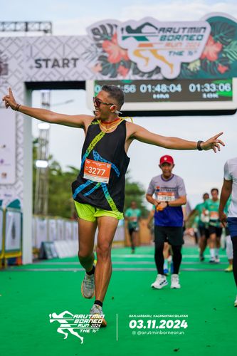Race photo from Arutmin Borneo Run 2024