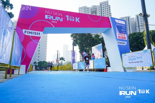 Race photo from Nu Skin Run 10K