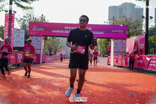 Race photo from Smartfren Run 2025 