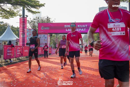 Race photo from Smartfren Run 2025 