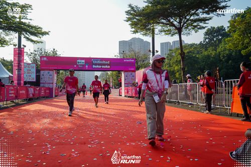 Race photo from Smartfren Run 2025 
