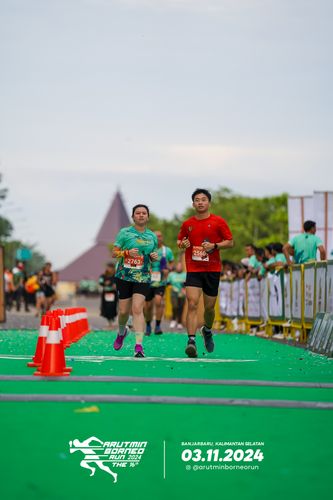 Race photo from Arutmin Borneo Run 2024