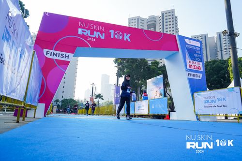 Race photo from Nu Skin Run 10K