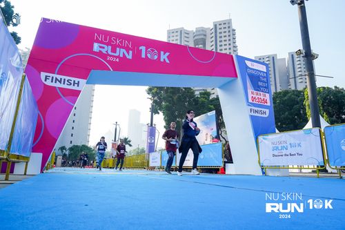 Race photo from Nu Skin Run 10K
