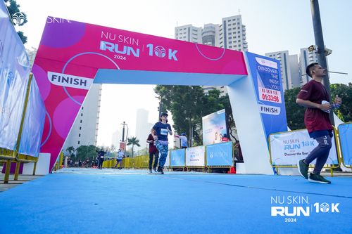 Race photo from Nu Skin Run 10K