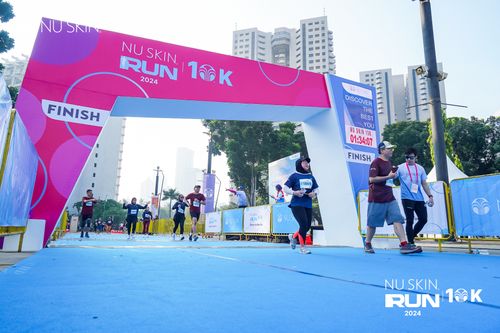 Race photo from Nu Skin Run 10K