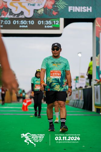 Race photo from Arutmin Borneo Run 2024