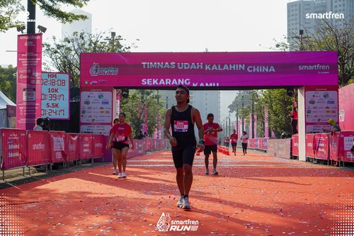 Race photo from Smartfren Run 2025 