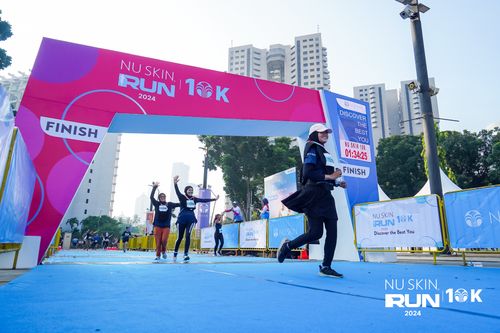 Race photo from Nu Skin Run 10K