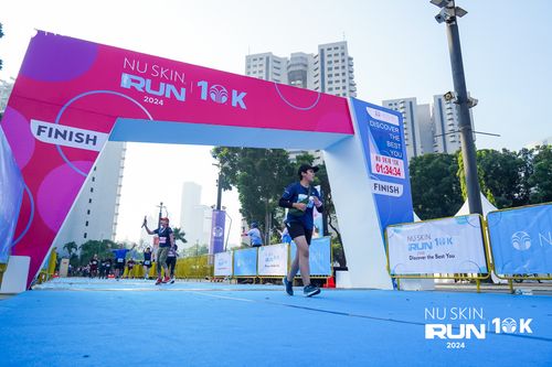 Race photo from Nu Skin Run 10K